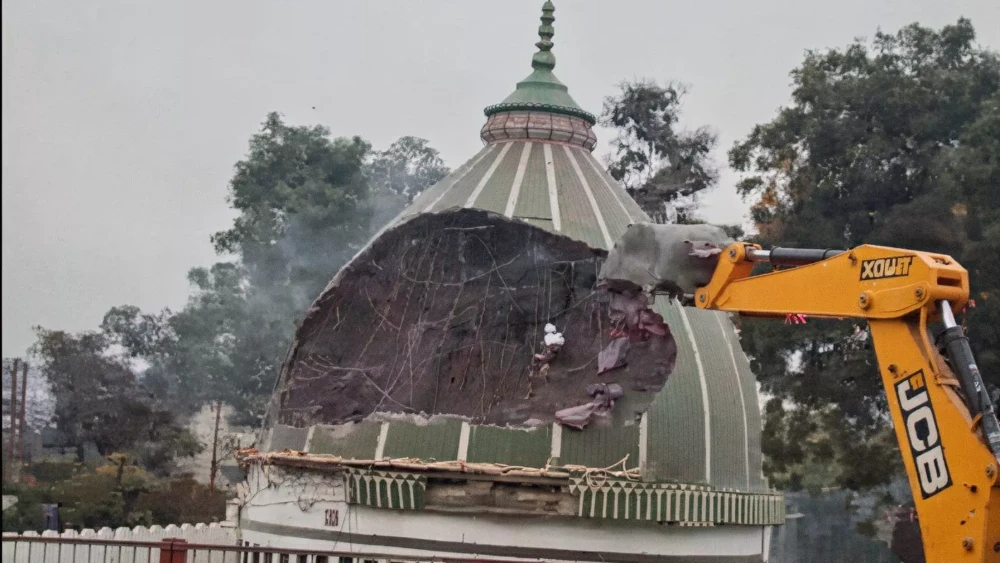 India bulldozes Muslim shrine on BJP leaders’ complaint